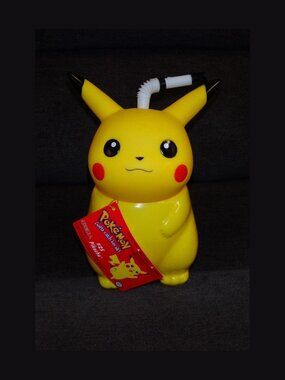 1998 Nintendo Pokemon Pikachu #25 3D Sipper Bottle Cup with Straw NWT